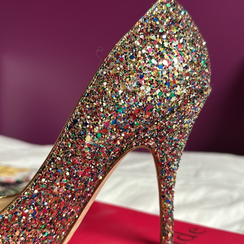 Like New in box Kate Spade Licorice Too” sparkle heels. 👠